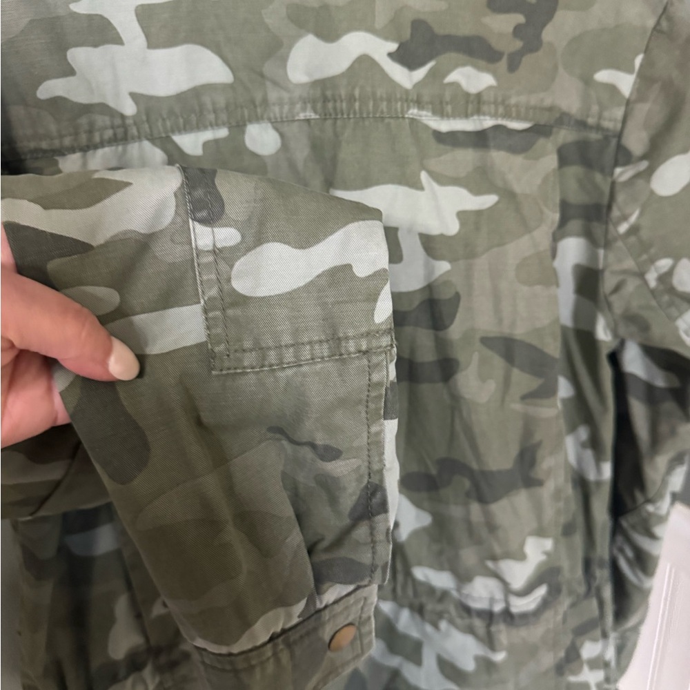 GAP Camouflage Outerwear Jacket Medium Tall - Picture 5 of 7